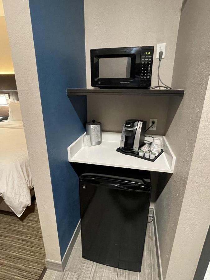 Holiday Inn Express Hotel And Suites Ada By Ihg Kültér fotó