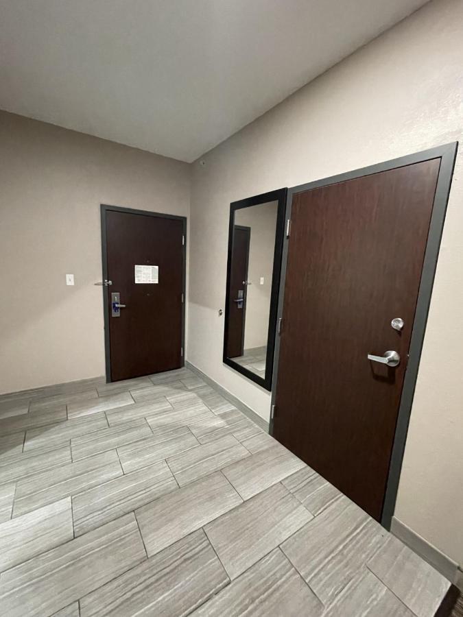 Holiday Inn Express Hotel And Suites Ada By Ihg Kültér fotó