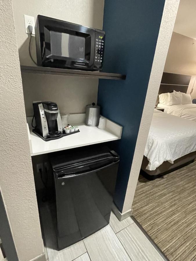 Holiday Inn Express Hotel And Suites Ada By Ihg Kültér fotó