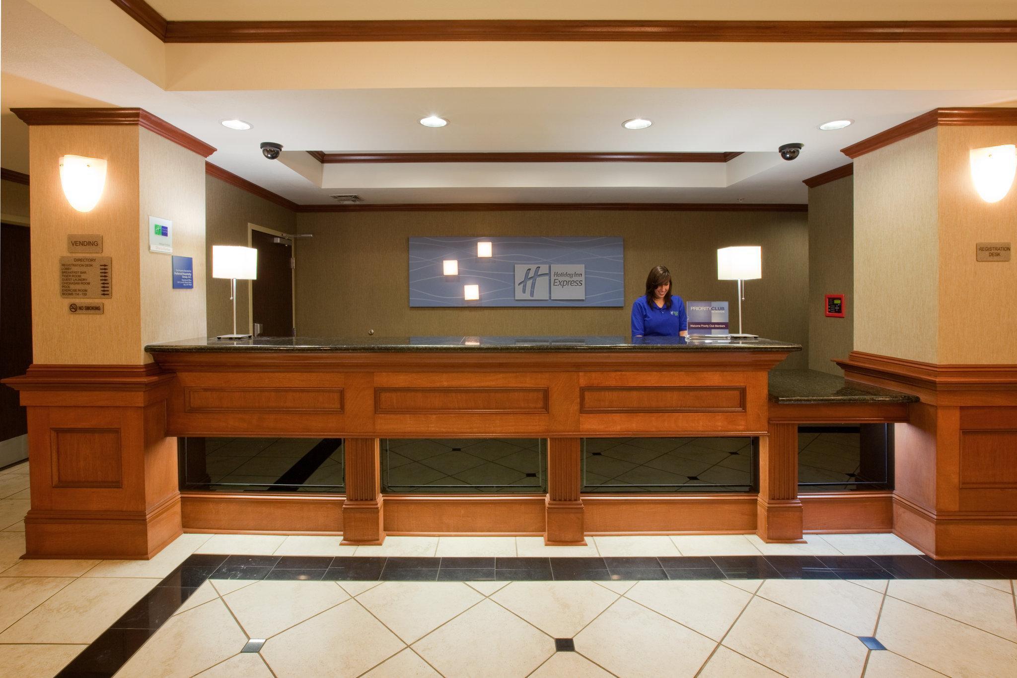 Holiday Inn Express Hotel And Suites Ada By Ihg Kültér fotó