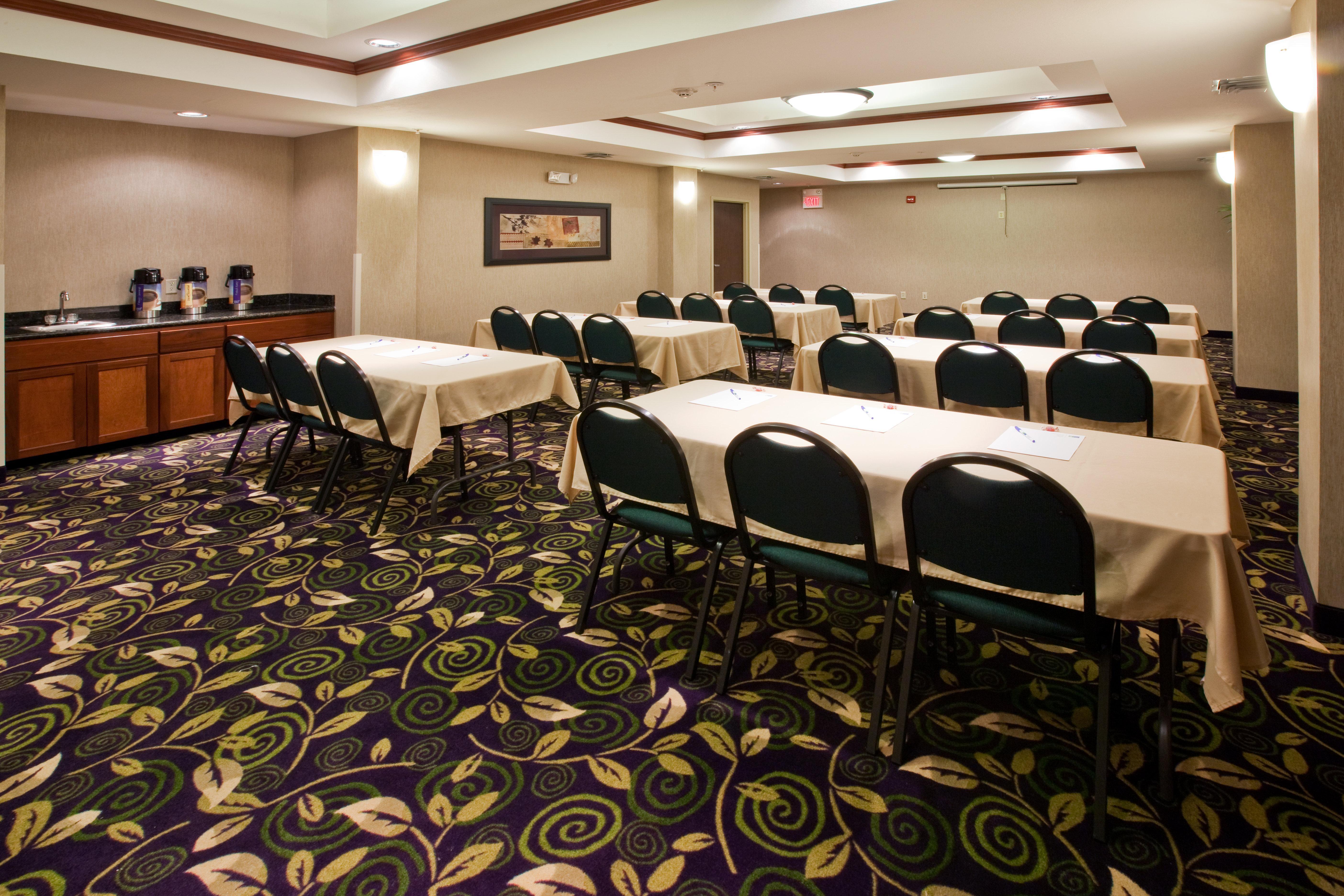 Holiday Inn Express Hotel And Suites Ada By Ihg Kültér fotó